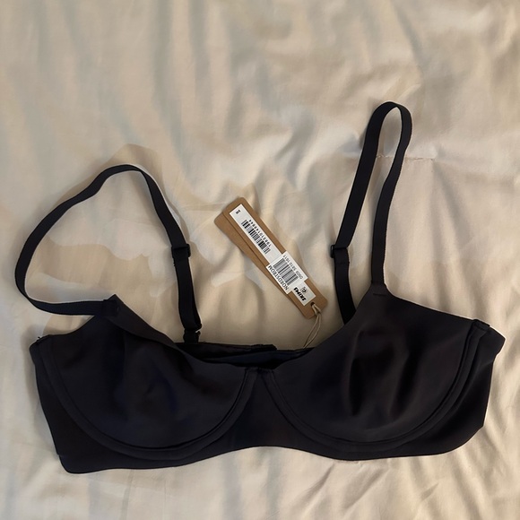 SKIMS Onyx Unlined Demi Bra - Picture 2 of 2